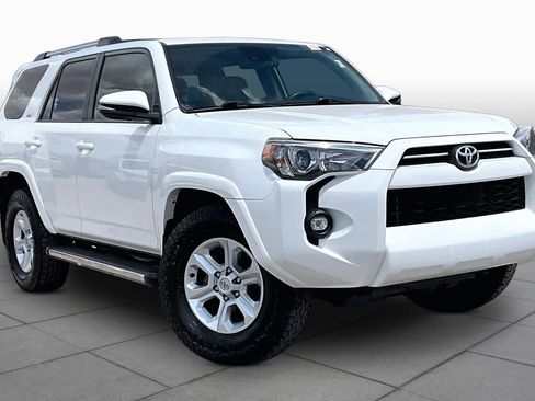 Used 2021 Toyota 4Runner SR5 Premium w/ Moonroof Package RWD image 3