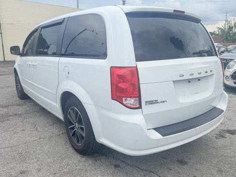 Used 2016 Dodge Grand Caravan SXT w/ UConnect Hands-Free Group FWD image 6