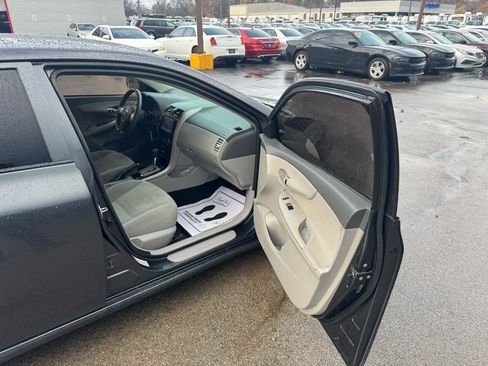 Used 2010 Toyota Corolla LE image 9