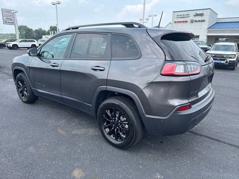 Used 2023 Jeep Cherokee Altitude Lux image 3