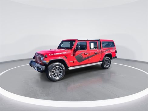 Used 2020 Jeep Gladiator Overland image 4