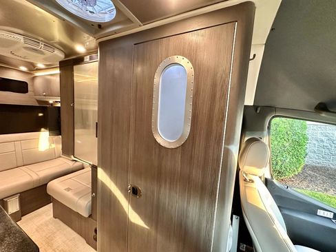 Used 2019 Mercedes-Benz Sprinter 2500 image 45