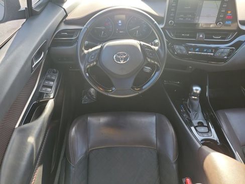 Used 2019 Toyota C-HR Limited image 12