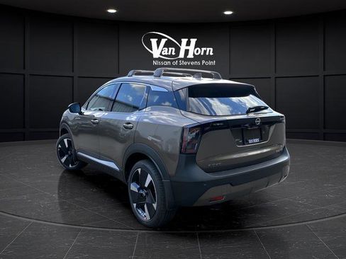 New 2026 Nissan Kicks SR w/ Cold Weather Package image 3