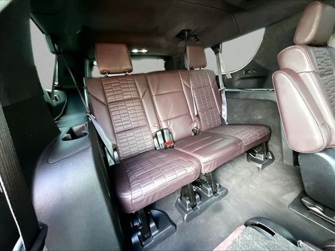 Used 2024 Cadillac Escalade ESV Sport Platinum w/ LPO, ONYX Package AWD/4WD image 29