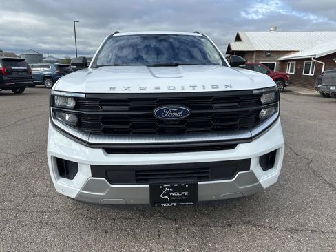Used 2025 Ford Expedition Max Platinum AWD/4WD image 2