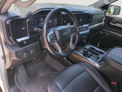 Used 2024 Chevrolet Silverado 1500 RST AWD/4WD image 16