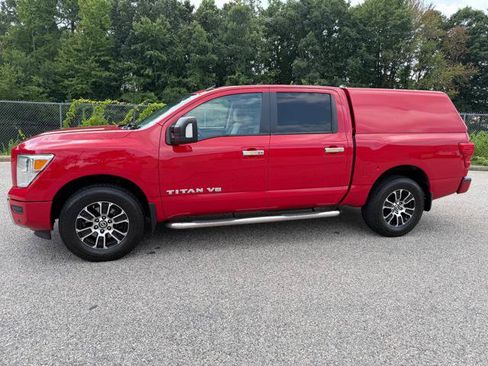Used 2020 Nissan Titan SV w/ SV Convenience Package AWD/4WD image 9