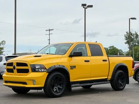 Used 2019 RAM 1500 Express w/ Wheel & Sound Group AWD/4WD image 30