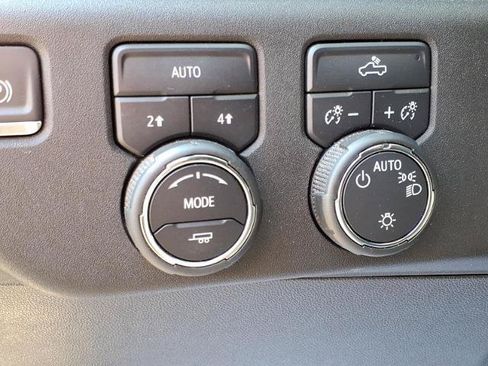 Used 2024 Chevrolet Silverado 1500 LT AWD/4WD image 15