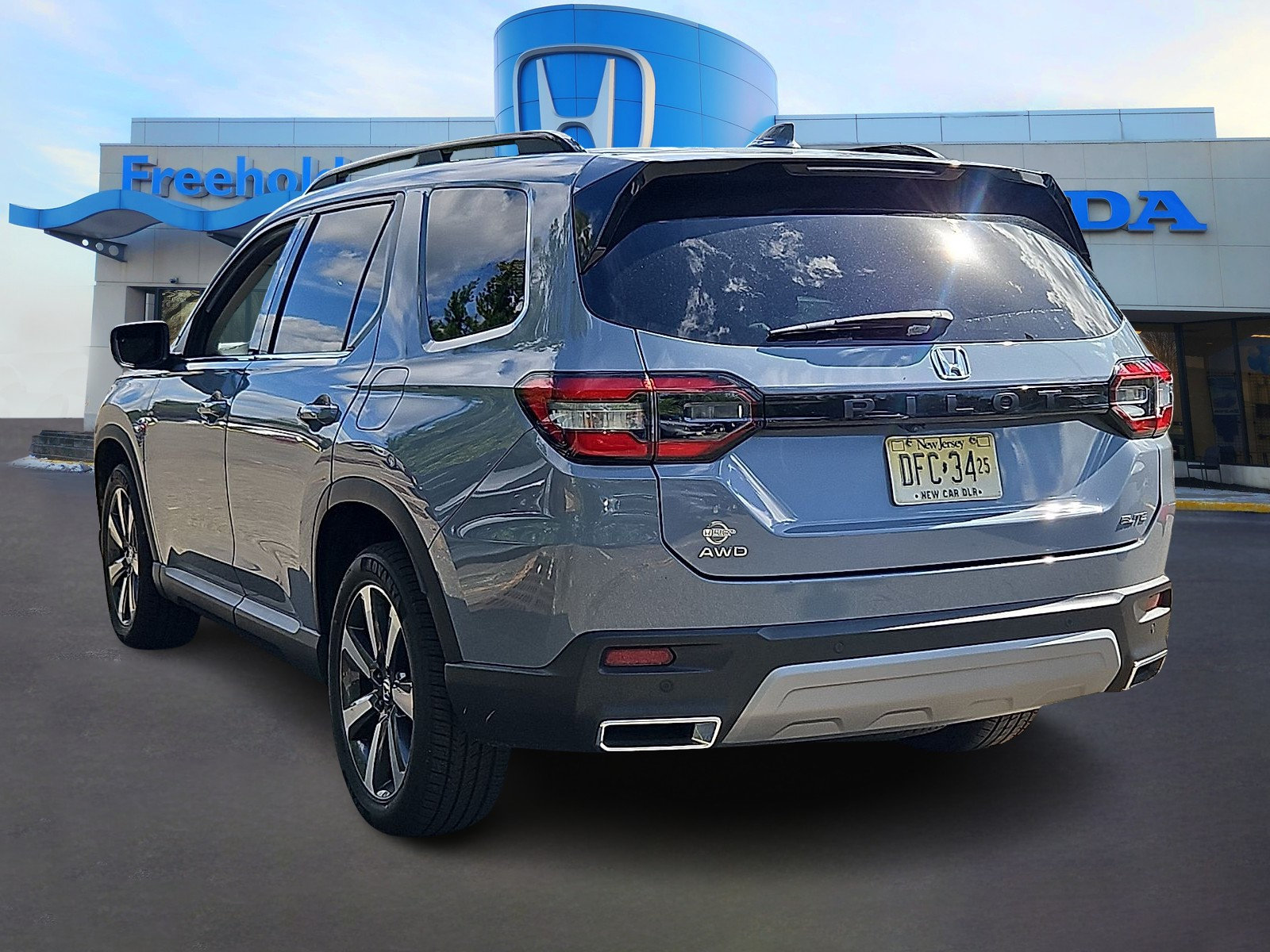 Certified 2023 Honda Pilot Elite image 4