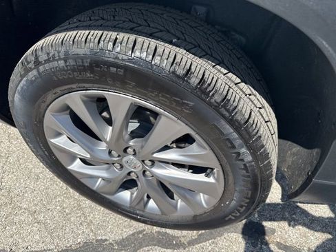 Used 2025 Buick Enclave Preferred FWD image 29