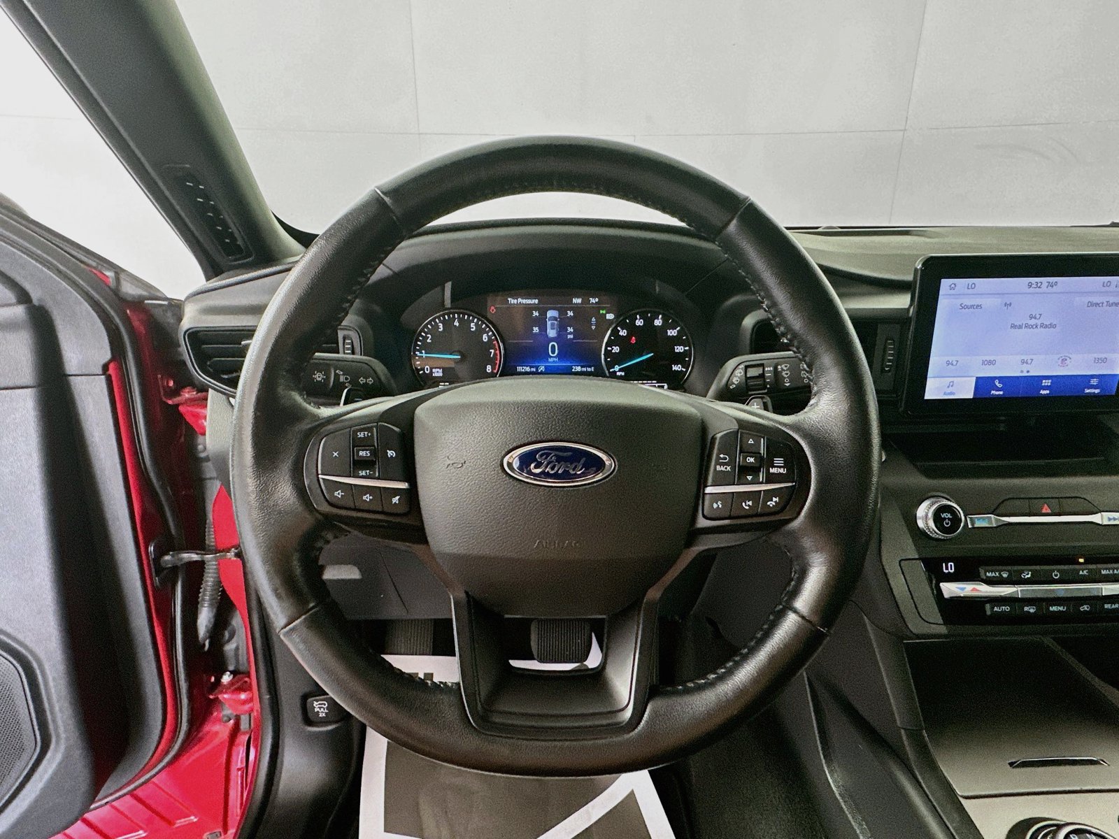 Used 2020 Ford Explorer XLT w/ Class III Trailer Tow Package AWD/4WD image 11