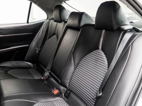 Used 2024 Toyota Camry SE image 34