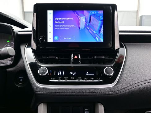 Used 2025 Toyota Corolla Cross AWD Hybrid w/ Moonroof Package image 20