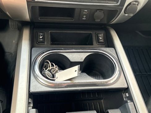 Used 2018 Nissan Titan SL image 13