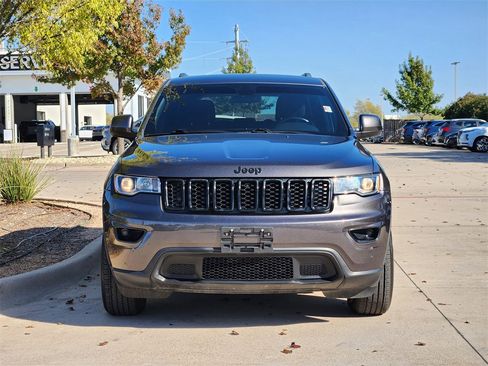 Used 2020 Jeep Grand Cherokee Laredo image 11
