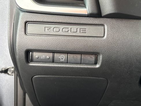 Used 2024 Nissan Rogue S AWD/4WD image 39
