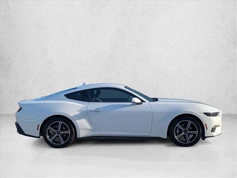 Used 2025 Ford Mustang Coupe RWD image 4