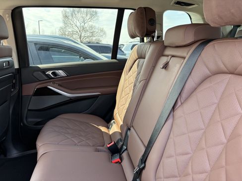 Used 2026 BMW X7 xDrive40i image 32