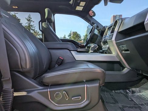 Used 2015 Ford F150 Platinum w/ Equipment Group 701A Luxury image 28