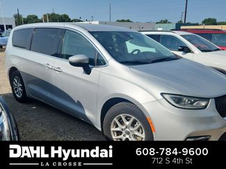 Used 2023 Chrysler Pacifica Touring-L FWD video 1