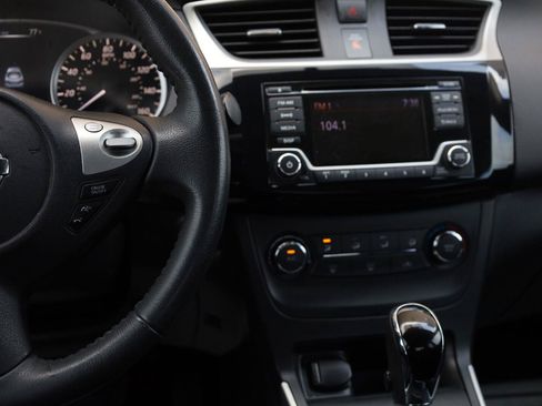 Used 2017 Nissan Sentra SV w/ Style Package FWD image 33