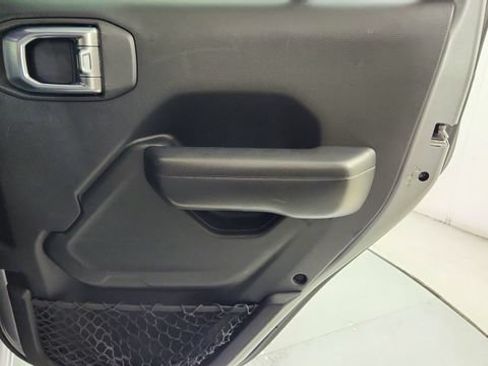 Used 2018 Jeep Wrangler Unlimited Sport S AWD/4WD image 26
