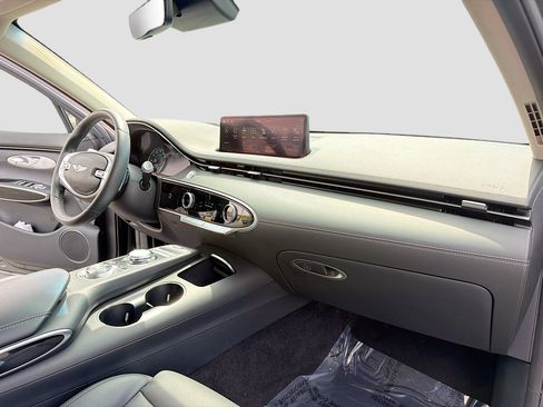 Used 2025 Genesis GV70 2.5T AWD/4WD image 5