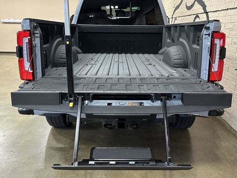 Used 2025 Ford F350 Platinum image 7