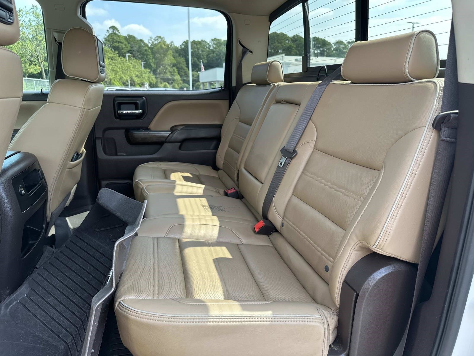 Used 2017 GMC Sierra 2500 Denali w/ Duramax Plus Package AWD/4WD image 13