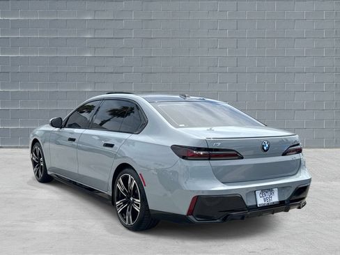 Certified 2023 BMW i7 xDrive60 AWD/4WD image 3
