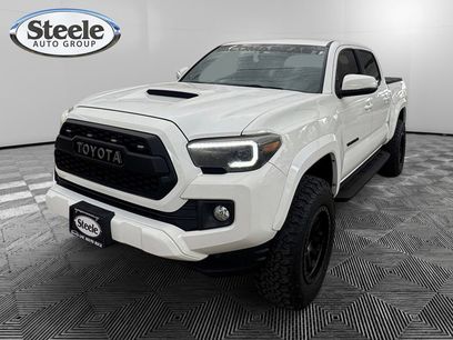 Used 2017 Toyota Tacoma TRD Sport w/ Tow Package (A/T)