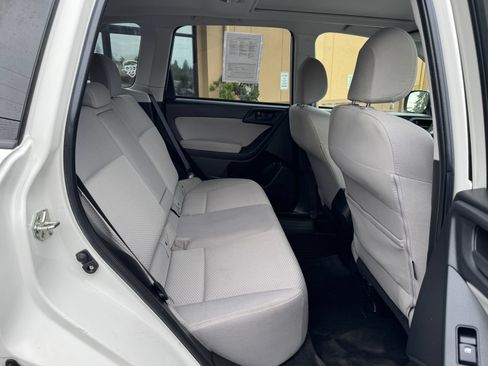 Used 2014 Subaru Forester 2.5i Premium w/ Popular Package #2 AWD/4WD image 18