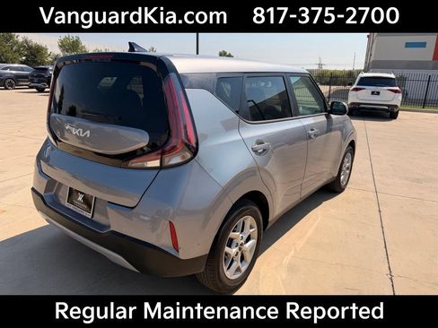 Certified 2025 Kia Soul LX w/ LX Technology Package FWD image 4