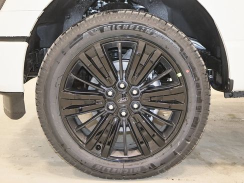 New 2025 Ford F150 Platinum w/ Equipment Group 702A High image 36