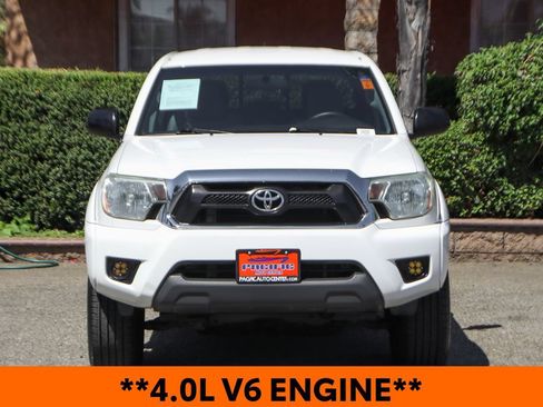 Used 2015 Toyota Tacoma PreRunner w/ TRD Off-Road Package RWD image 3