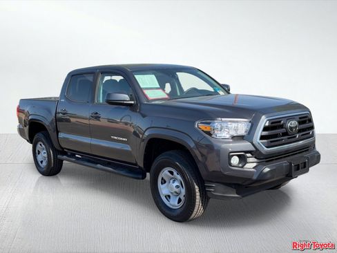 Certified 2019 Toyota Tacoma SR5 image 8