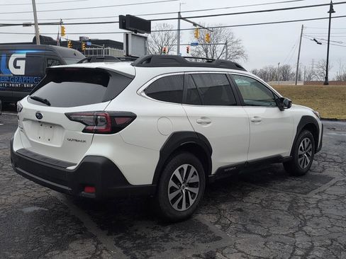 Used 2023 Subaru Outback Premium image 3