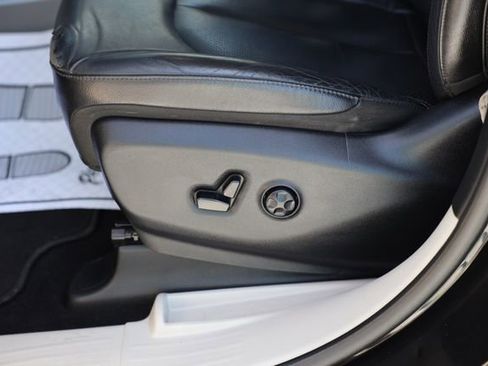 Used 2019 Chrysler Pacifica Touring-L Plus w/ Advanced Safetytec Group FWD image 14