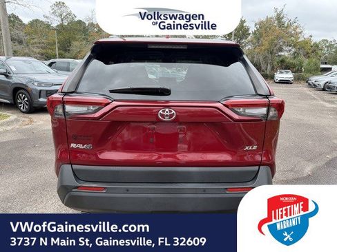Used 2019 Toyota RAV4 XLE Premium image 5