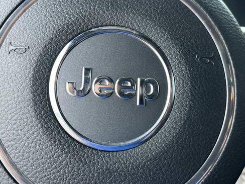Used 2015 Jeep Wrangler Unlimited Rubicon w/ Connectivity Group AWD/4WD image 26