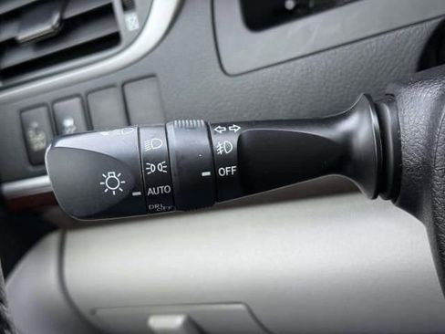 Used 2014 Toyota Camry XLE w/ Leather Package image 19