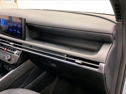 Certified 2025 Hyundai Santa Cruz SE image 15