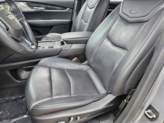 Used 2023 Cadillac XT6 Premium Luxury w/ Technology Package FWD image 16