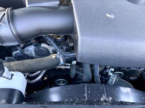 Used 2023 Toyota Tacoma SR AWD/4WD image 33