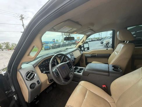 Used 2011 Ford F250 Lariat w/ Lariat Interior Pkg AWD/4WD image 10