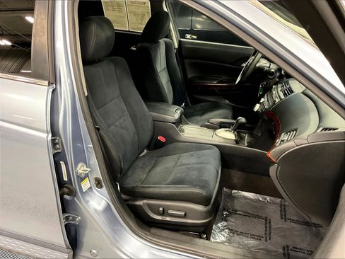 Used 2010 Honda Crosstour EX image 29
