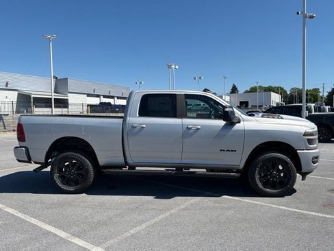 New 2026 RAM 2500 Laramie AWD/4WD image 8