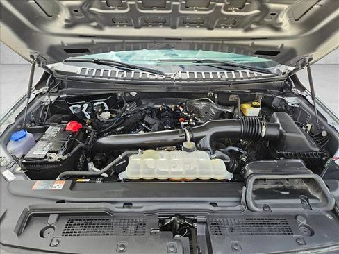 Used 2024 Ford Expedition XLT AWD/4WD image 23
